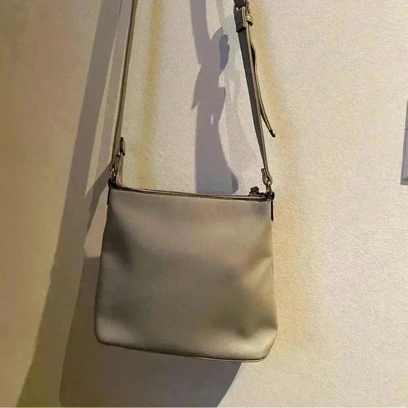 Nine West Gray Crossbody Bag - Vegan Leather, Excellent Condition - Picture 8 of 12